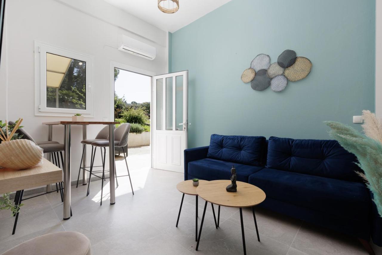 The Lake Apartments Комено Екстериор снимка