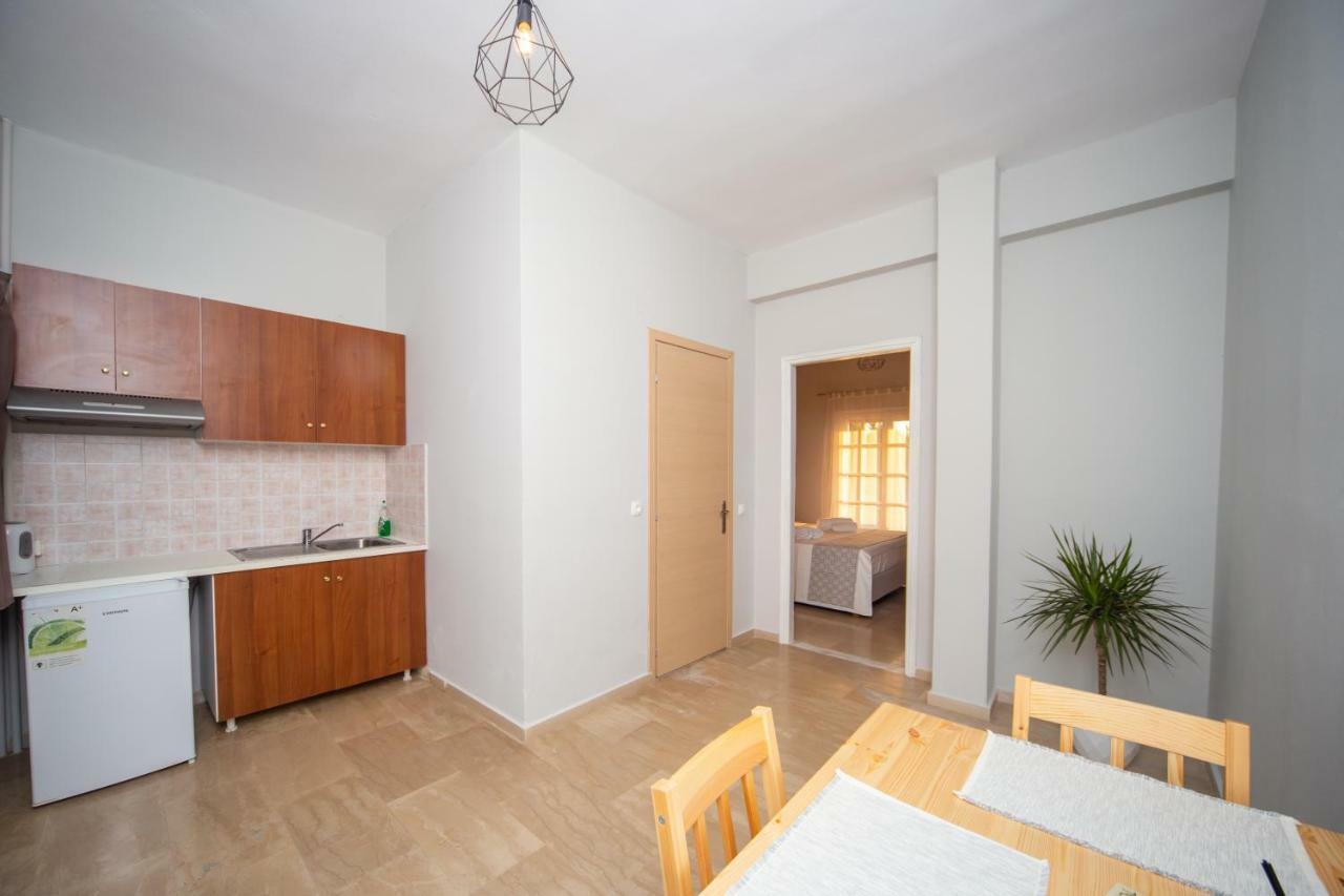 The Lake Apartments Комено Екстериор снимка